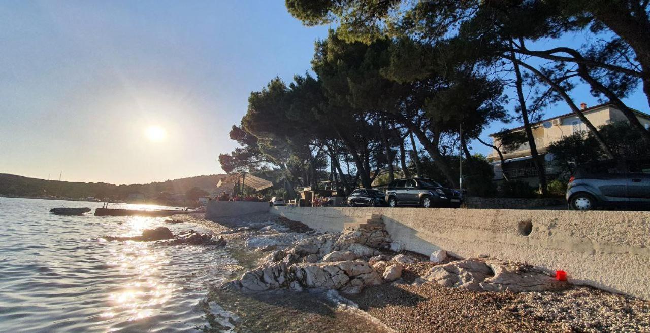 Sidus Maris, Spacious Seaside Apartment With Free Parking Martinšćica Exterior foto